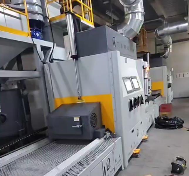 亳州抛丸机 vs 喷砂机：工业清理该怎么选？